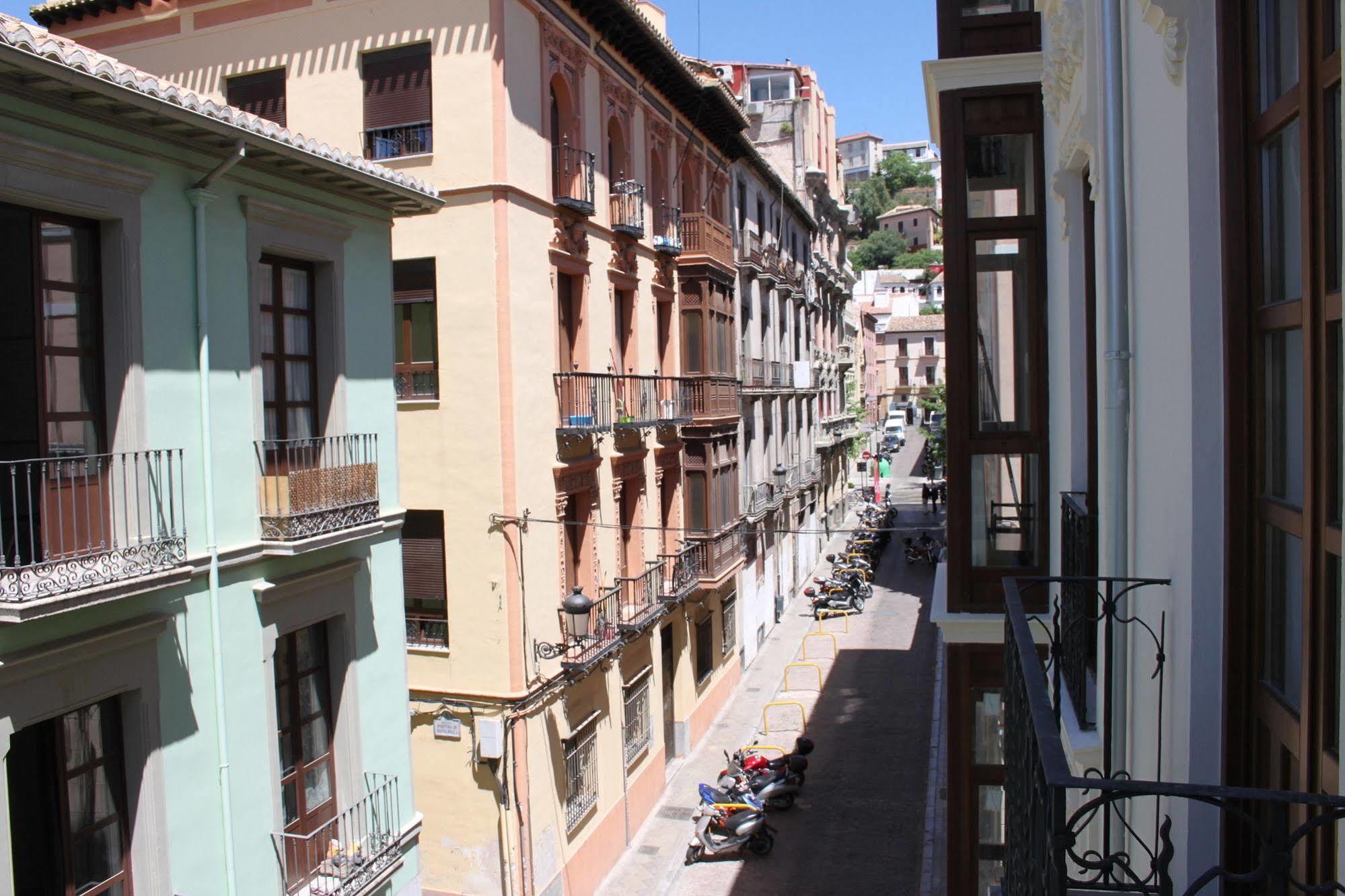 Casa De La Lonja * Granada